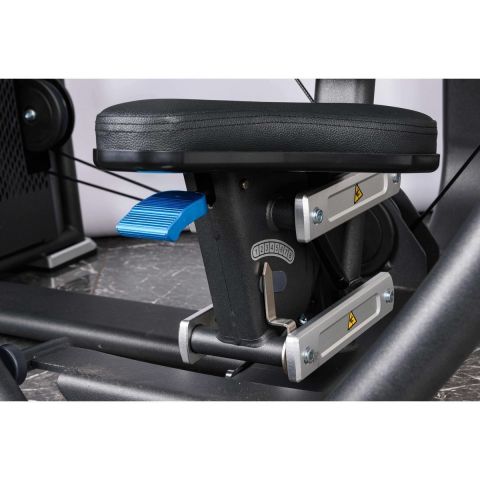 E-7008A Жим от груди вертикальный (Vertical Press). Стек 110 кг.